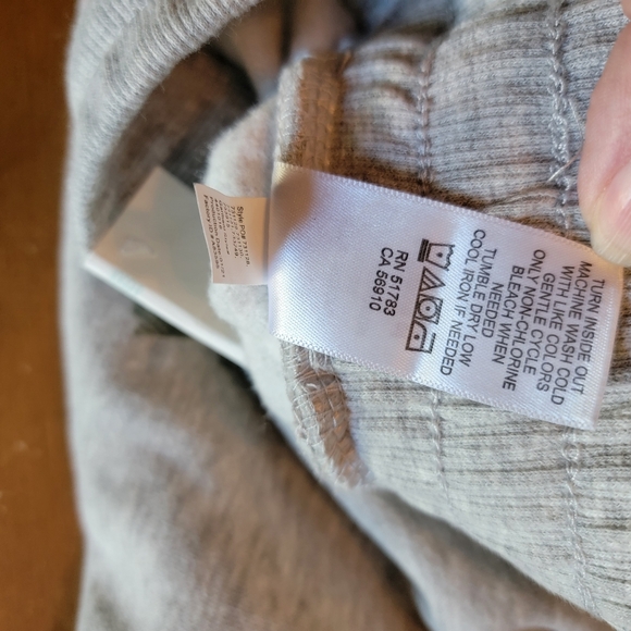 Maurices Plus Size Gray Floral Joggers Sz 4X NWT - Picture 10 of 13